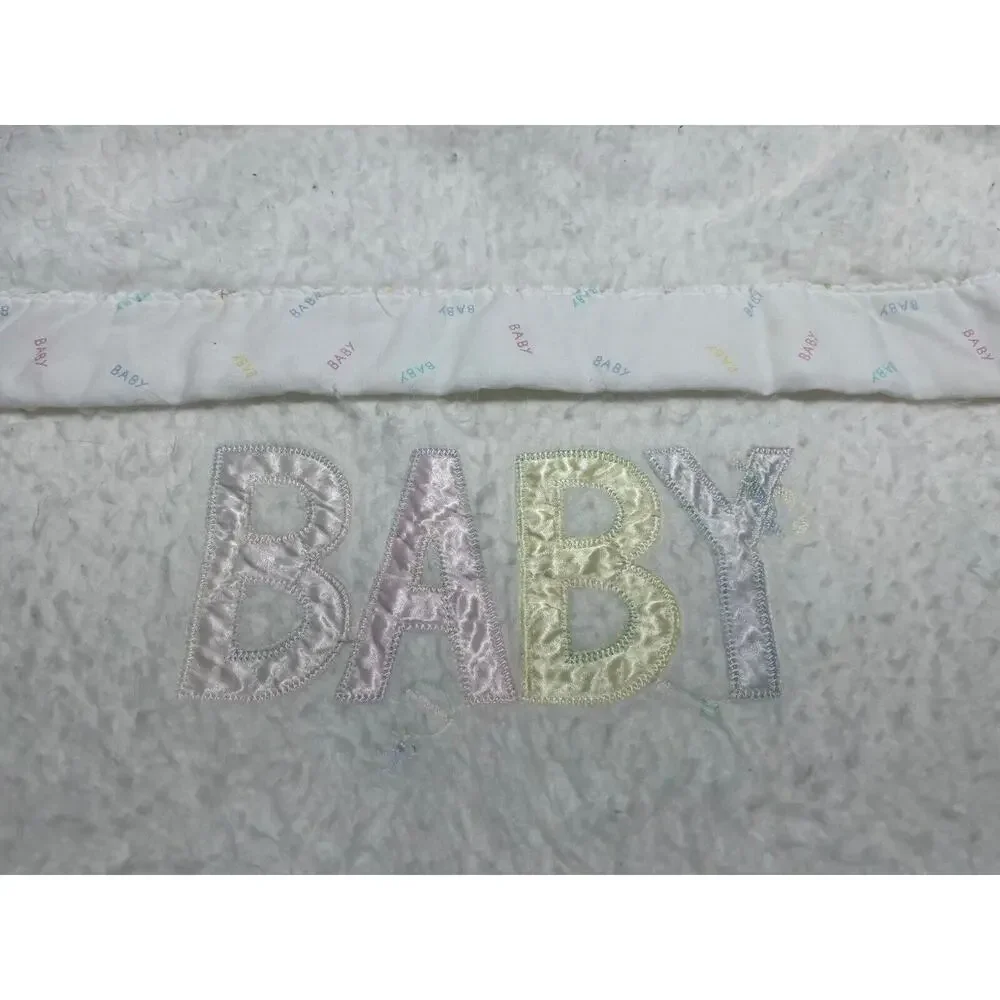 Quiltex White Baby Blanket Appliqué Satin Trim Vintage Receiving Acrylic Unisex